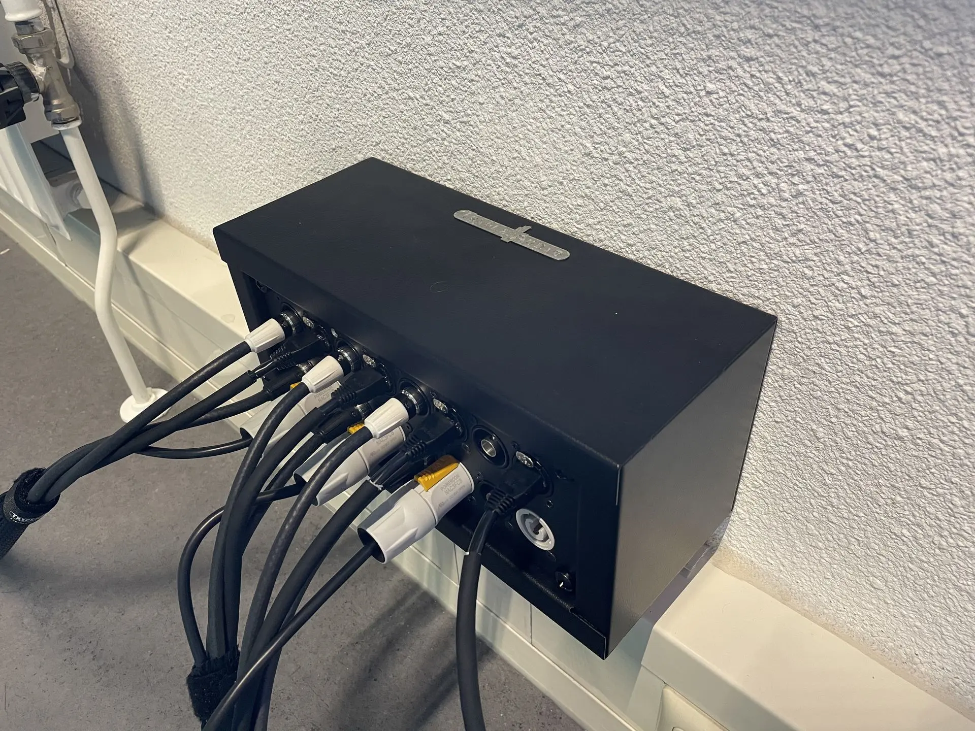 Wallbox to connect studio control room